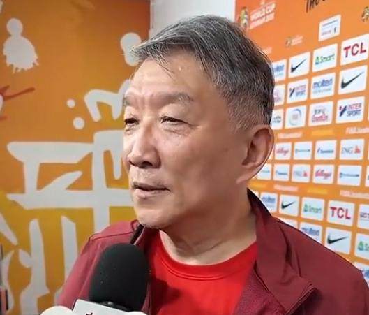 MKsports-科莫足球俱乐部入口宫鲁鸣回应李月汝缺席世界杯:内线实力减了不少分