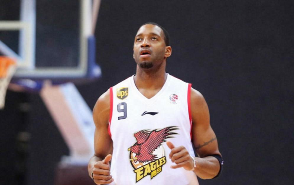 MKsports-科莫足球俱乐部麦迪声援拉塞尔:CBA很不错,我当年在那里打得很开心